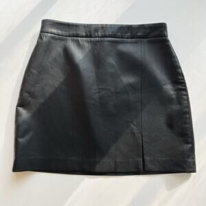 Wilfred Aritzia • High-waisted Vegan Leather Patio Mini Skirt Black